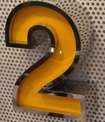 鈦金燈箱字制作