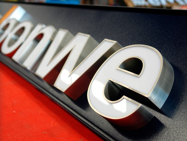 精品拉絲不銹鋼發(fā)光字